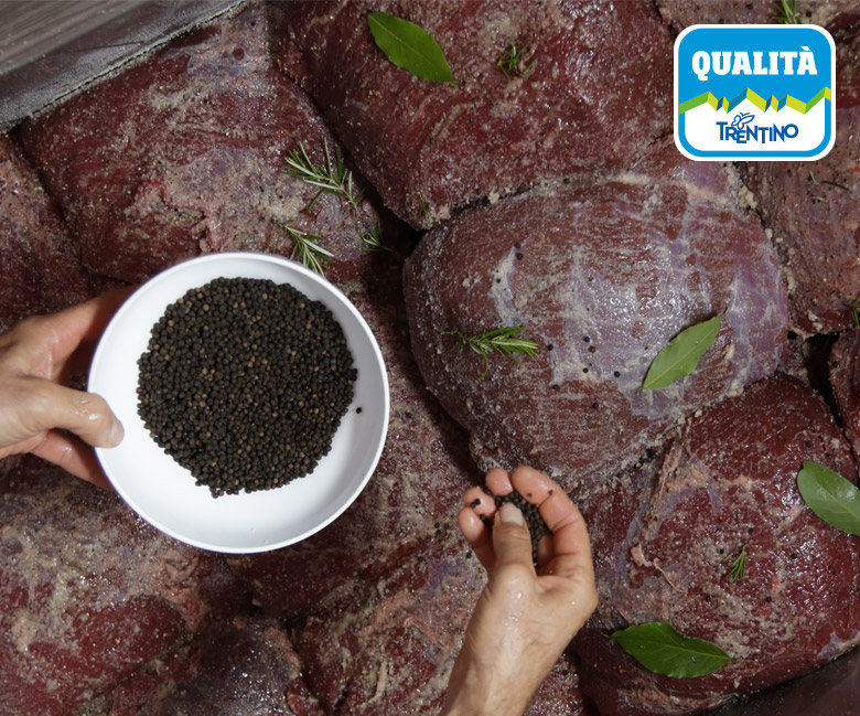 lavorazione_carne_salada_QT lavorazione_carne_salada_QT
